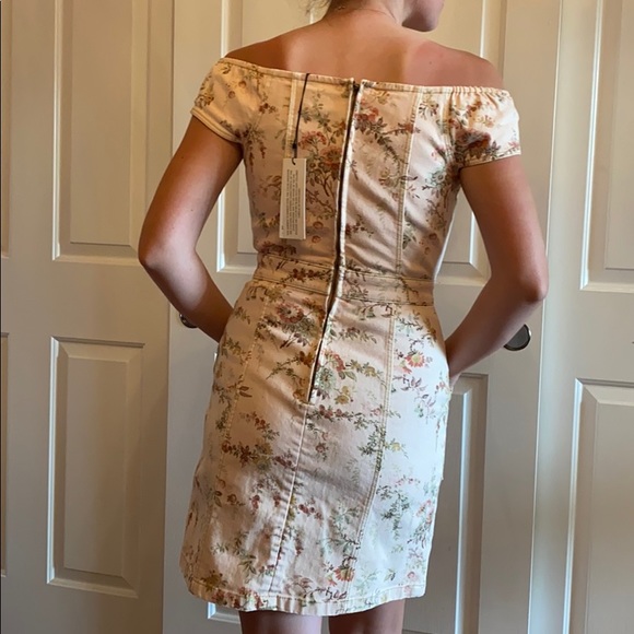 La Vie Off the Shoulder Dress - Picture 2 of 4